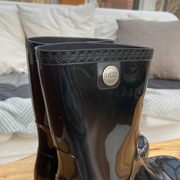 UGG Sienna Waterproof Rain Boot - Picture 4 of 8